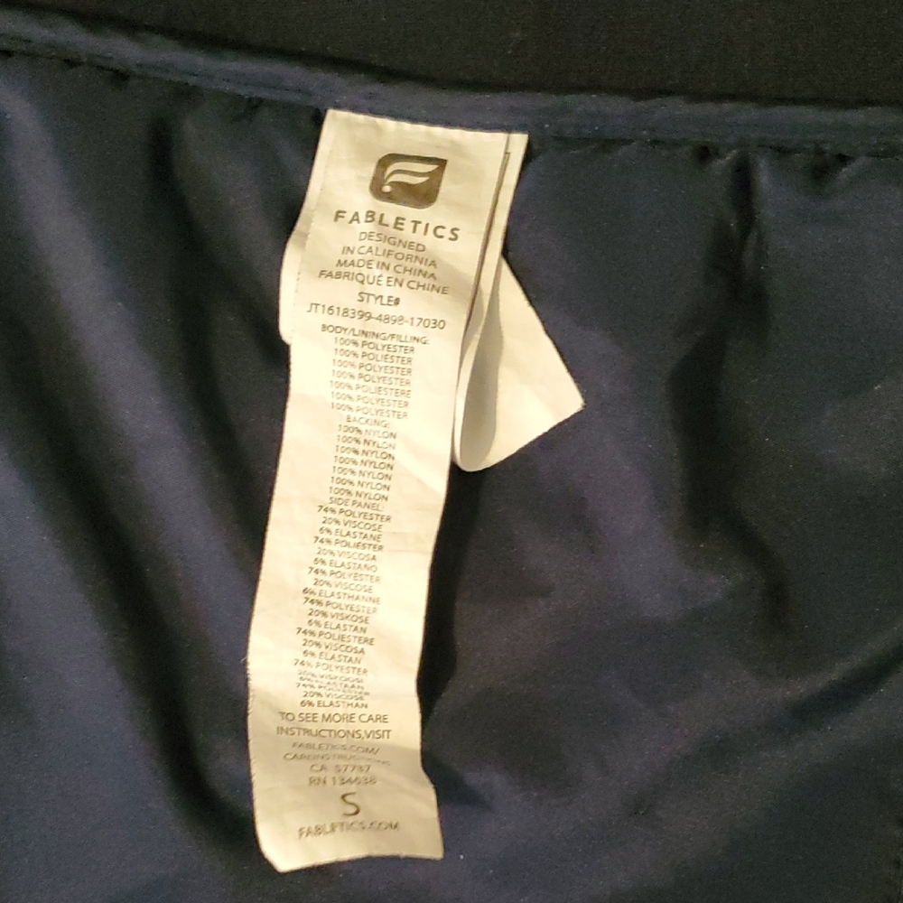 Fabletics Navy Full Zip Puffer Jacket With Zip Out Hood - Picture 10 of 12